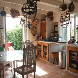 Η κουζίνα ή μικρή κουζίνα στο Maison 18eme siècle