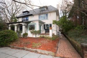 Gallery image of Cathedral Charmer--2 BR English Basement, with Garden Access in Washington, D.C.