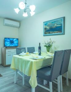 TV a/nebo společenská místnost v ubytování Holiday House JASNICA