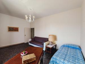 Llit o llits en una habitació de Lovely Balcony San Gimignano Apartments