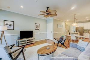 TV a/nebo společenská místnost v ubytování Turtle Bay 5