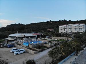 The swimming pool at or close to Oskars Studios & Apartments