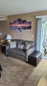 A seating area at Spencer's Myrtle Beach Rental at Arcadian Dunes