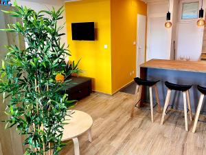 TV a/nebo společenská místnost v ubytování Studio apartment F&J
