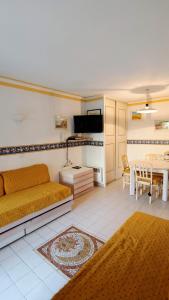 Nhà bếp/bếp nhỏ tại GLORIADALI’