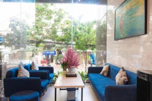 Khu vực ghế ngồi tại The Shann Hotel Danang