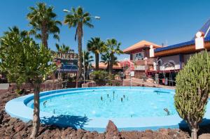 Bazén v ubytovaní Bungalow Sun Club EM259A by VillaGranCanaria alebo v jeho blízkosti