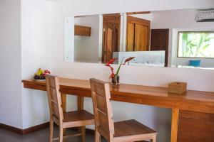Cucina o angolo cottura di Molokai Suites