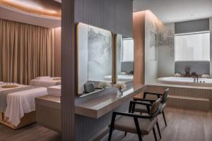 Cama ou camas em um quarto em Paramount Hotel Midtown