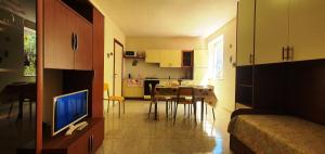 Cucina o angolo cottura di Via Ugento Apartments - a pochi passi dalle spiagge