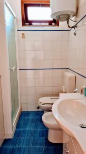 A bathroom at La Bitta Még 17 kép
