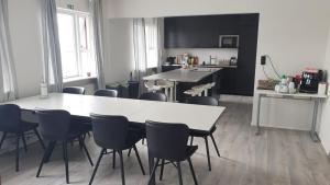 Η κουζίνα ή μικρή κουζίνα στο Post-Plaza Guesthouse