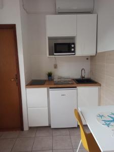Galería fotográfica de Apartments Pero en Podgora