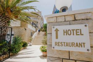 Certifikát, hodnocení, plakát nebo jiný dokument vystavený v ubytování Hotel Vila Tina