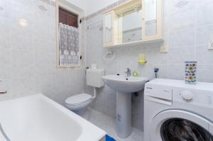 Koupelna v ubytování Apartments VESNA + 37 fotografií