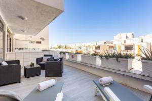 Снимка в галерията на Home2Book Happy Place Tenerife South Apartment в Арона