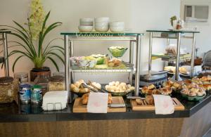 Comida no hotel ou em algum lugar perto
