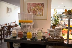 Comida no hotel ou em algum lugar perto