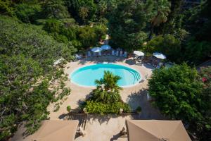 Bazén v ubytování Hotel Parco delle Fontane nebo v jeho okolí