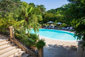 Bazén v ubytování Hotel Parco delle Fontane nebo v jeho okolí