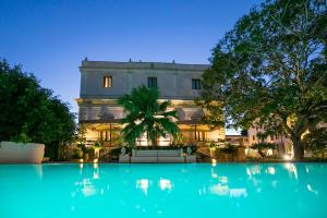 Bazén v ubytování Hotel Parco delle Fontane nebo v jeho okolí