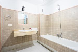 Koupelna v ubytování Hotel Marqués de Torresoto by Vivere Stays