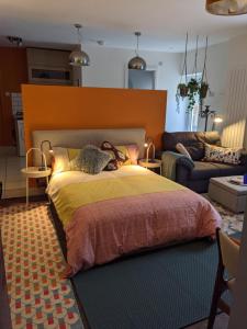Postel nebo postele na pokoji v ubytování Luxury Suite with Terrace