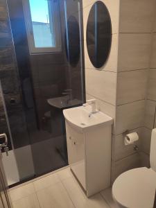 Ένα μπάνιο στο Apartament Primavera Orsova