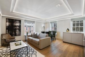 Hope House Residences by Aeria Apartments tesisinde bir oturma alanı