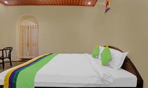 Treebo Cecil Resort, 600 Mtrs From Matheran Railway Station客房内的一张或多张床位