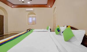 Treebo Cecil Resort, 600 Mtrs From Matheran Railway Station客房内的一张或多张床位