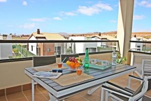 A balcony or terrace at Ap MAJORERO CALETA