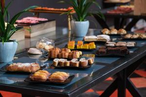 Comida en o cerca de este hotel