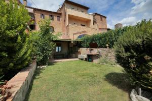A garden outside Corte dei Guelfi