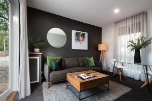Vue Lake Daylesford Studio的休息区