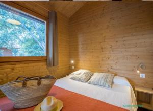Postel nebo postele na pokoji v ubytování Camping Cala Llevado + 37 fotografií