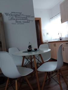 Kuchyň nebo kuchyňský kout v ubytování Apartman Gušt