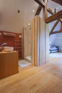 Maisons d'hôtes - Domaine Le Coq Enchanté客房内的一张或多张床位