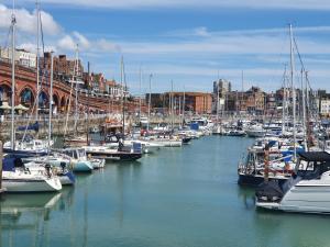 Gallery image of Seaside Summer Room in Ramsgate