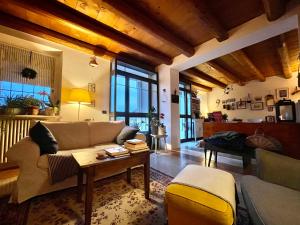 A seating area at Relais Valpolicella B&B