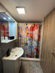 Ένα μπάνιο στο MontApart +28 φωτογραφίες