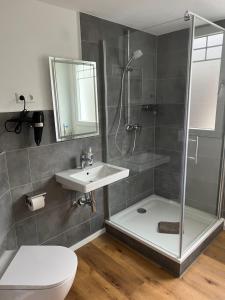 Ein Badezimmer in der Unterkunft Weingut Gästehaus Bach