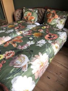 A bed or beds in a room at Sint Andries Suites