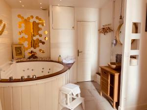 Gallery image of New Suite & SPA - Cannes Centre - Croisette in Cannes