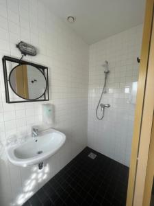Koupelna v ubytování Hotel Oostereiland