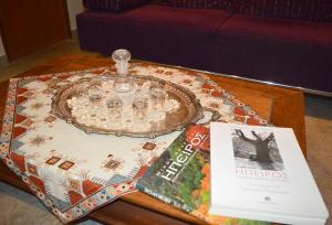 A seating area at Valtsiora guesthouse
