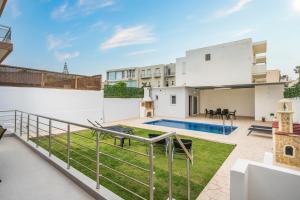 Bazén v ubytovaní Cataleya Villa Chania alebo v jeho blízkosti