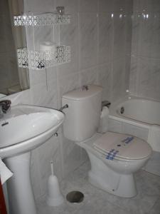 Phòng tắm tại Hostal la Cuesta