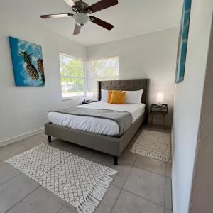 Ένα ή περισσότερα κρεβάτια σε δωμάτιο στο CocoBay 2BR Condos Near Beach, Galleria Mall, Wilton Manors, Cruise Port
