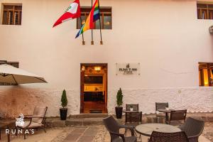 Restaurace v ubytování Rumi's Inn + 14 fotografií